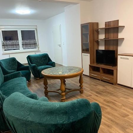 Monteurzimmer Oberlistingen Zweibettzimmer Mit 2 Baedern Breuna Kültér fotó